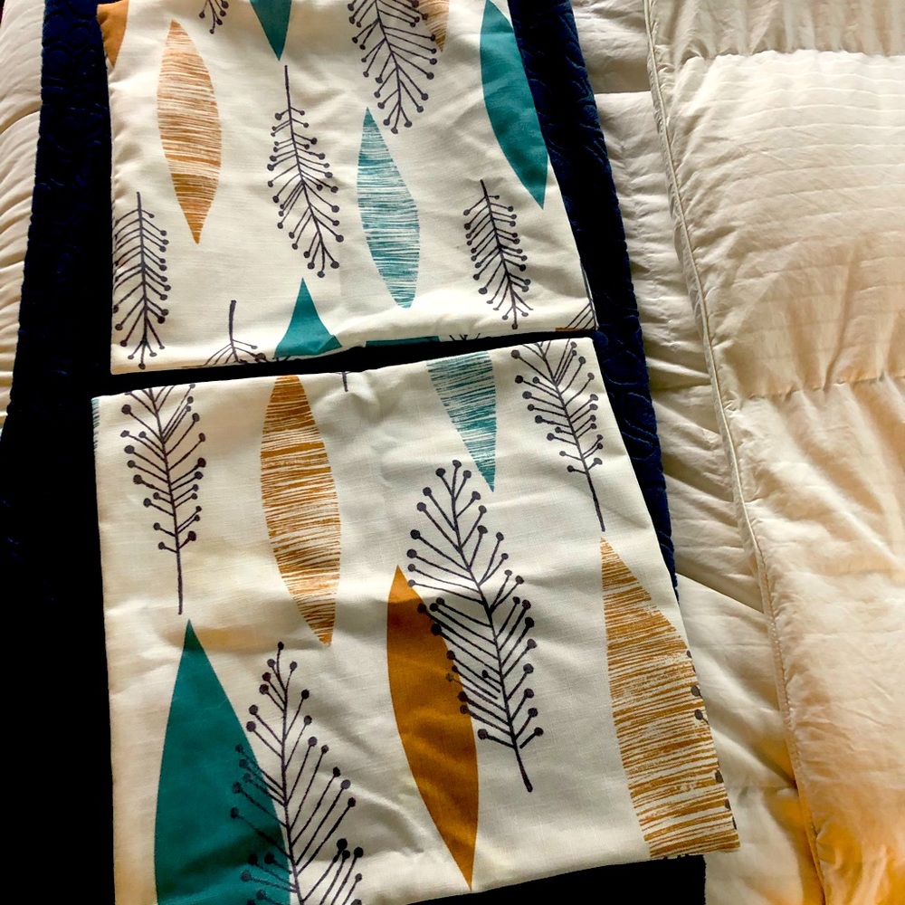 Pillow cover set